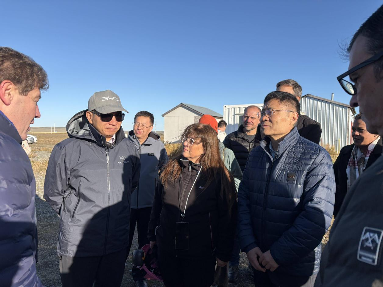 中国驻阿根廷大使王卫到访火地岛省